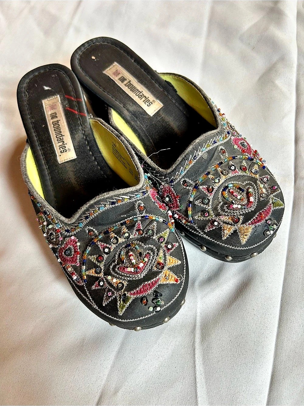 No boundaries Embellished Studded Mules in Black & Multicolor US 7.5